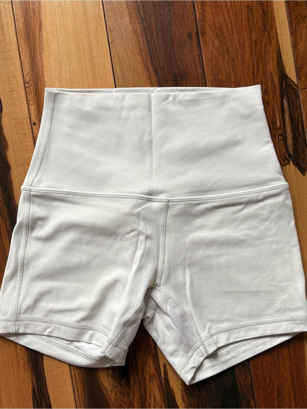 Lululemon Align High-Rise Short in Bone - Picture 2 of 2